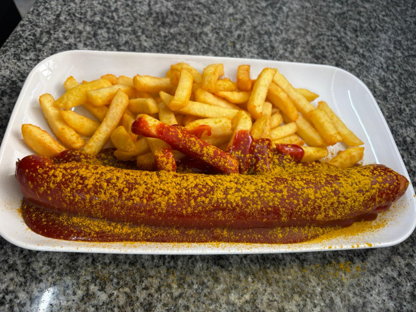 CurryWurst & Pommes